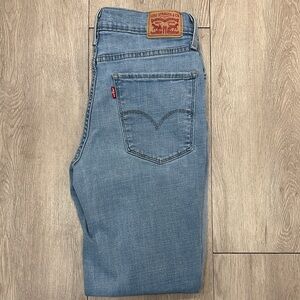 Levi's Women’s Light Wash 724 High Rise Straight jeans size 29
